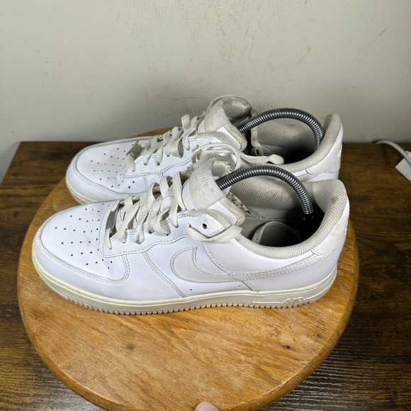 Nike Air Force 1 Low White Leather Sneakers Men's Size 10.5 Shoes 315122-111 - Picture 8 of 9
